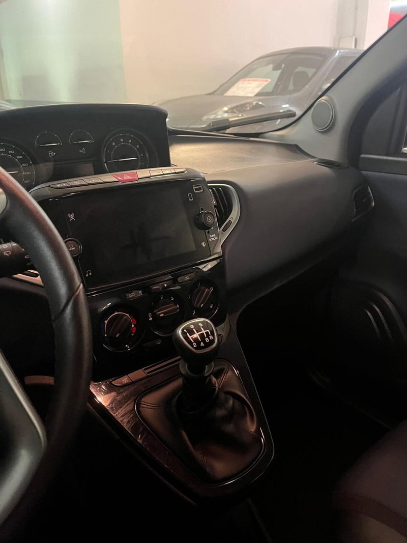 Lancia Ypsilon usata a Cagliari (7)