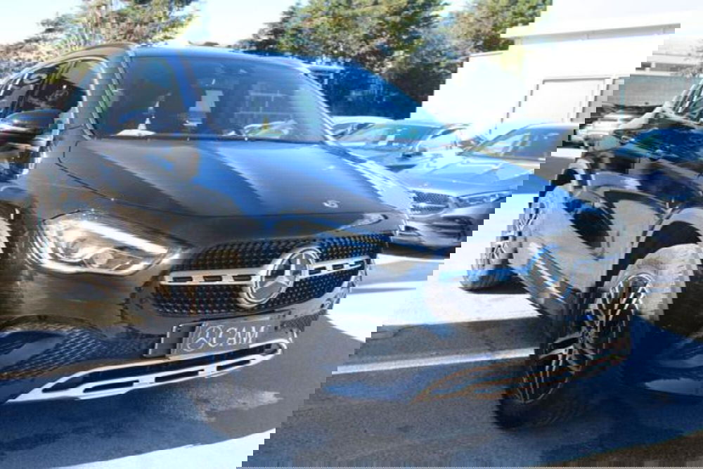 Mercedes-Benz GLA SUV usata a Lecce (2)