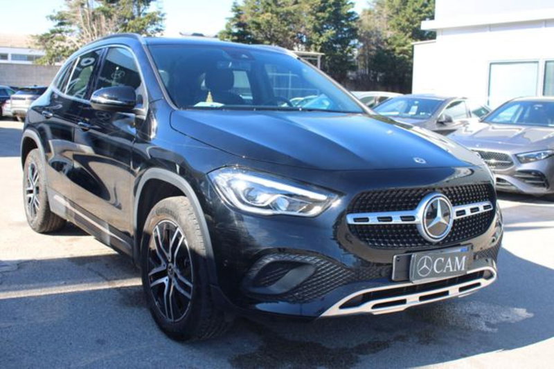 Mercedes-Benz GLA SUV usata a Lecce (2)