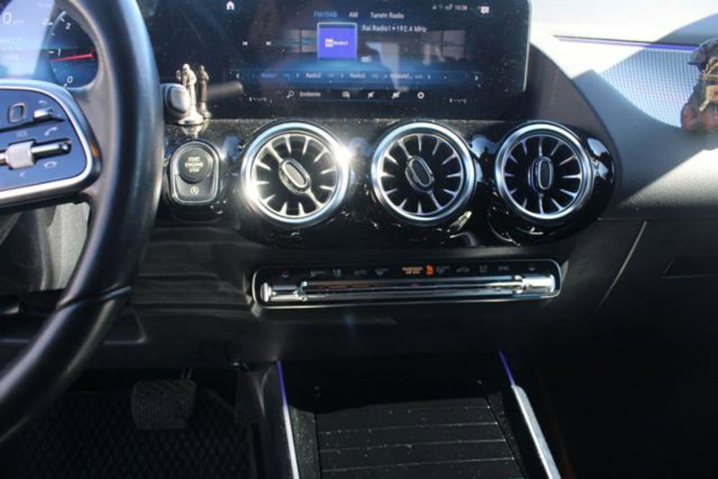 Mercedes-Benz GLA SUV usata a Lecce (9)