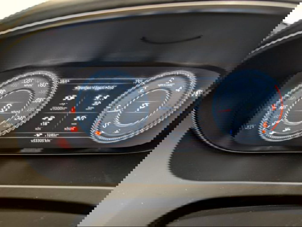 Jaguar E-Pace usata a Cuneo (11)