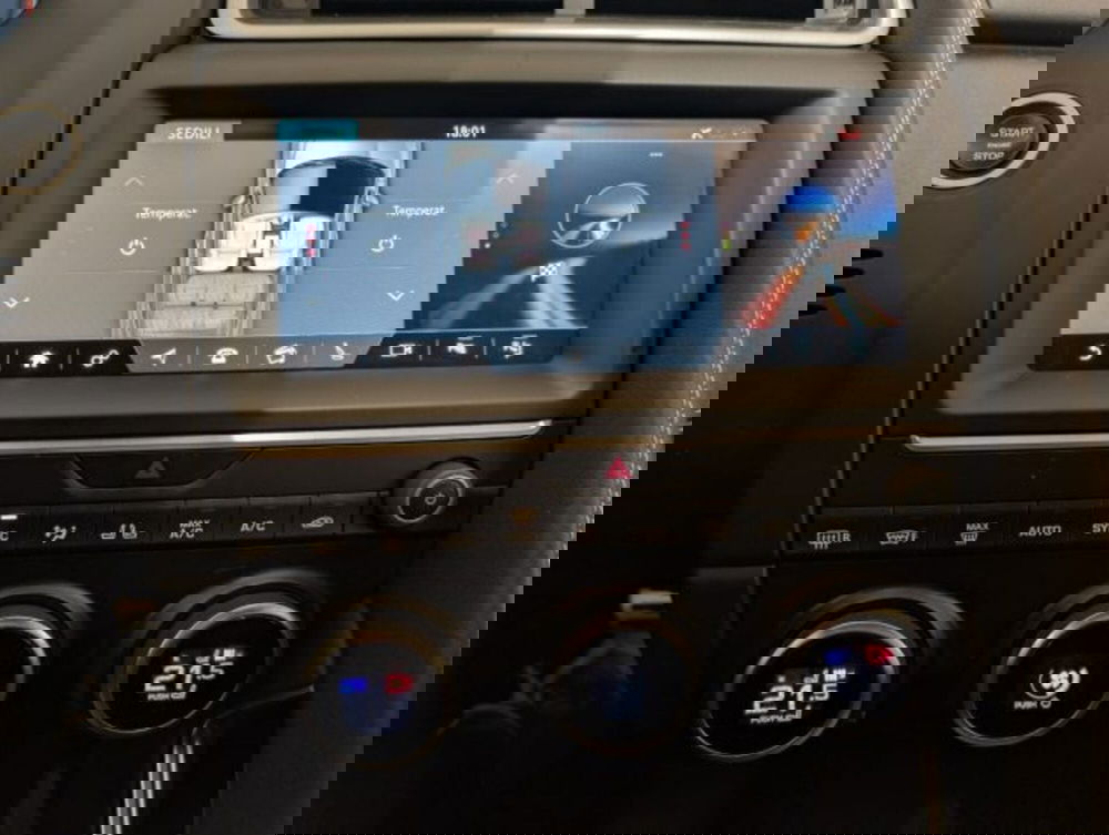 Jaguar E-Pace usata a Cuneo (13)