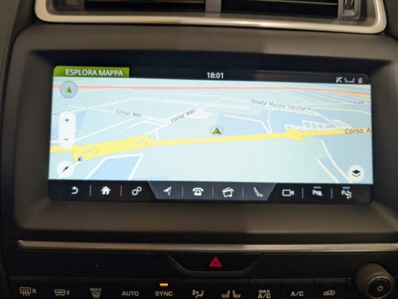 Jaguar E-Pace usata a Cuneo (14)