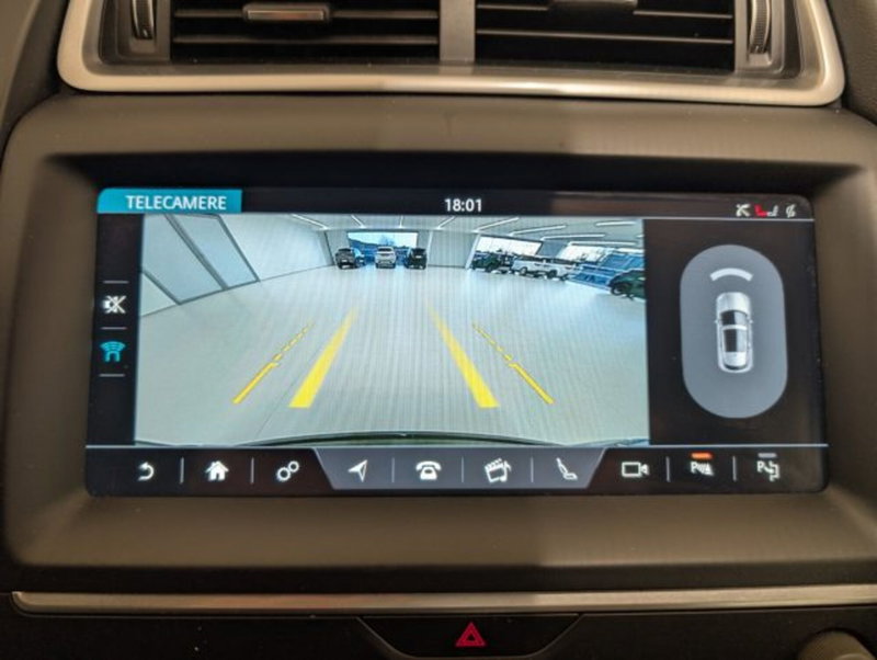 Jaguar E-Pace usata a Cuneo (15)