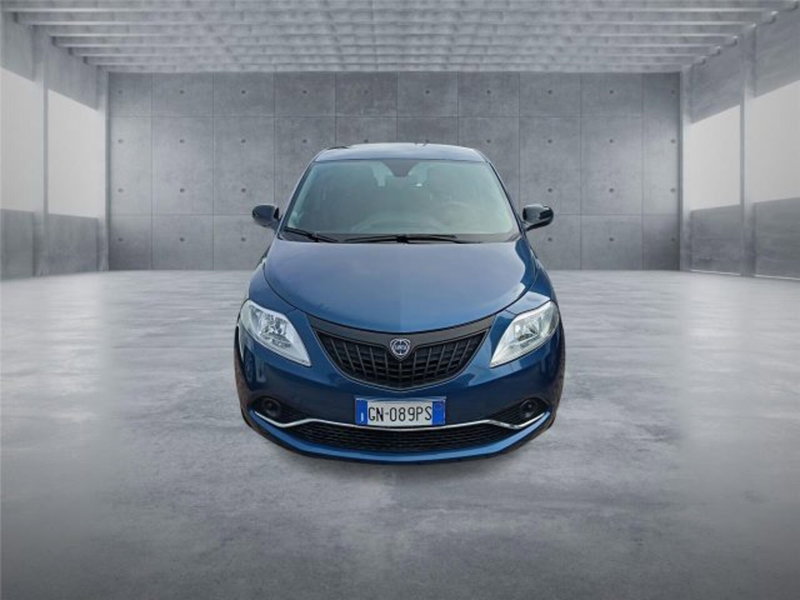Lancia Ypsilon usata a Bari (2)