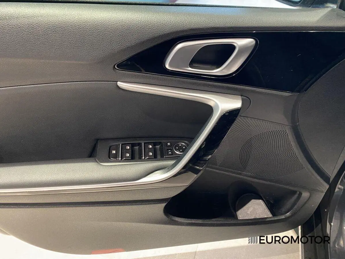 Kia XCeed usata a Bari (12)