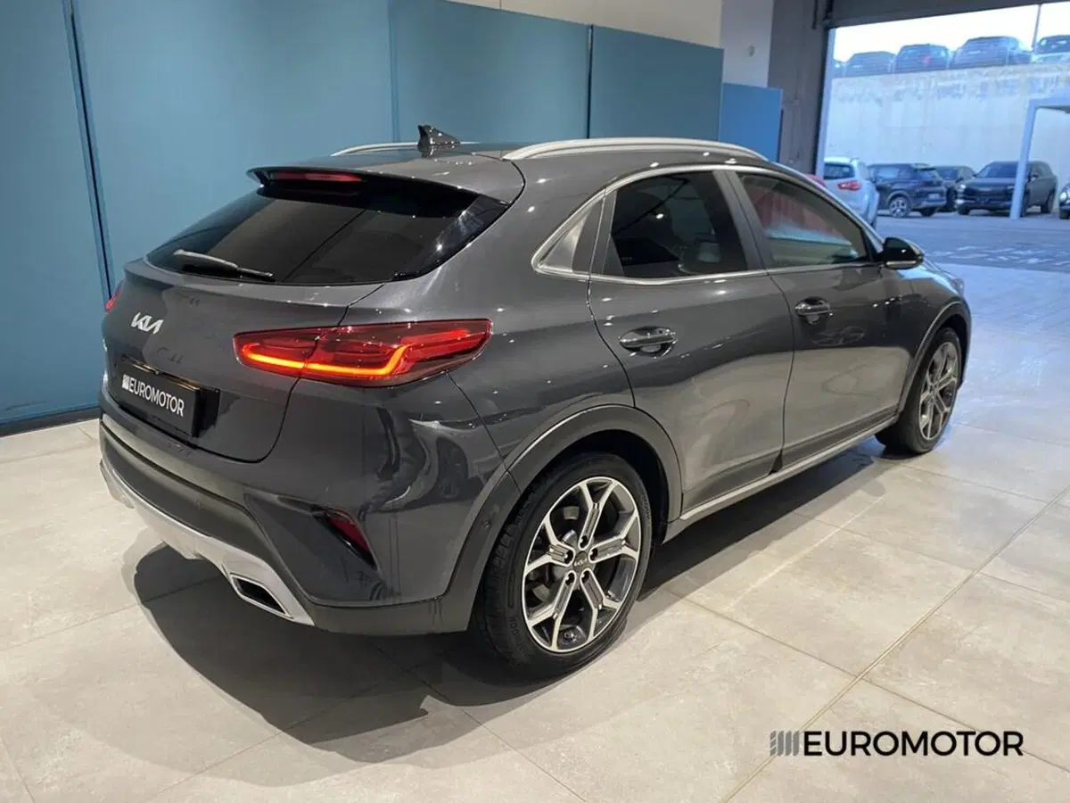 Kia XCeed usata a Bari (8)