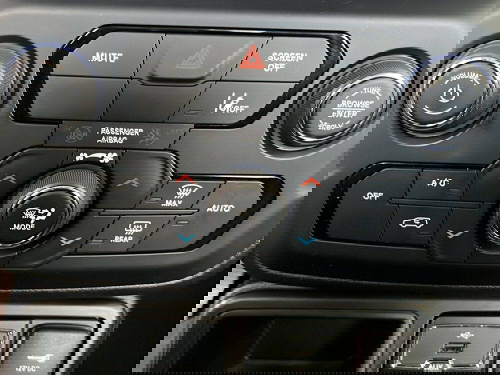 Jeep Renegade usata a Lecce (18)