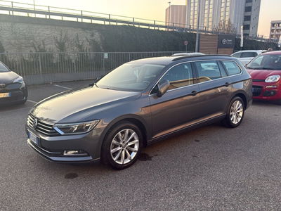 Volkswagen Passat Variant 2.0 TDI DSG Comfortline BlueMotion Technology del 2017 usata a Piacenza