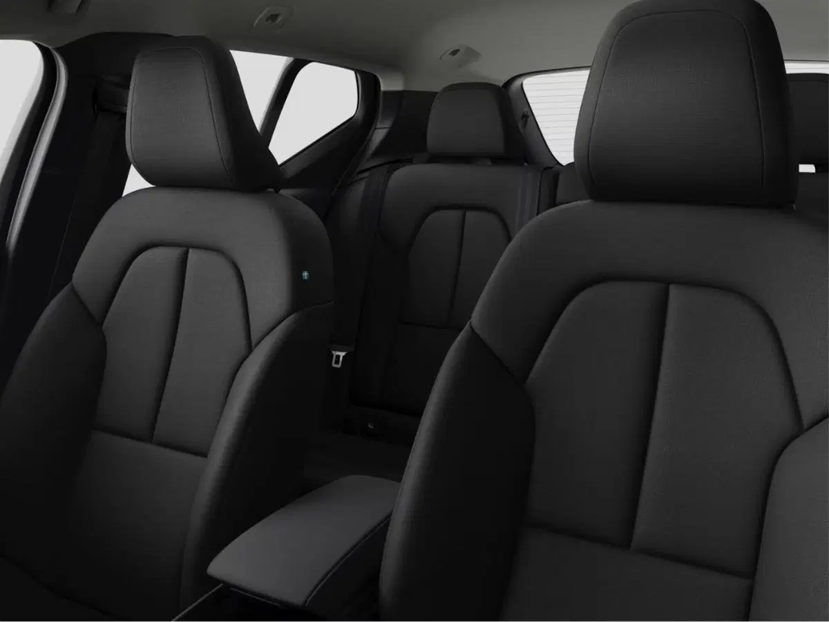 Volvo XC40 nuova a Roma (3)