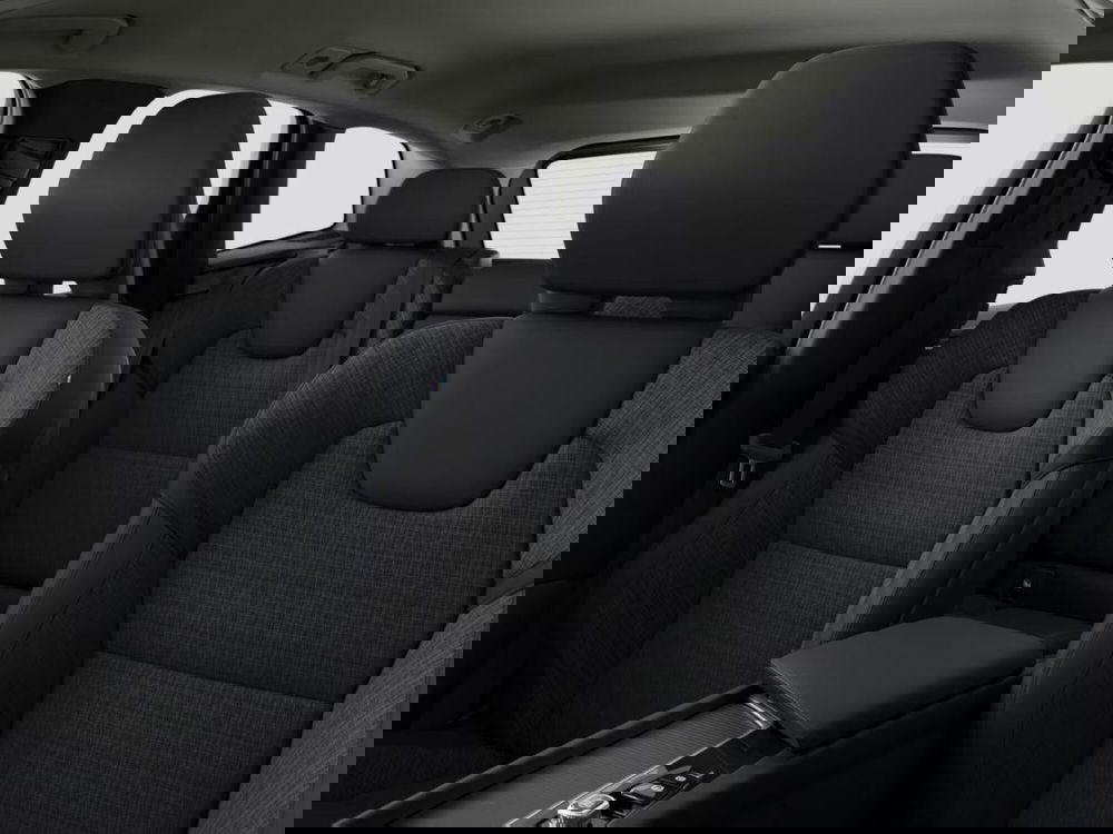 Volvo XC60 nuova a Roma (3)