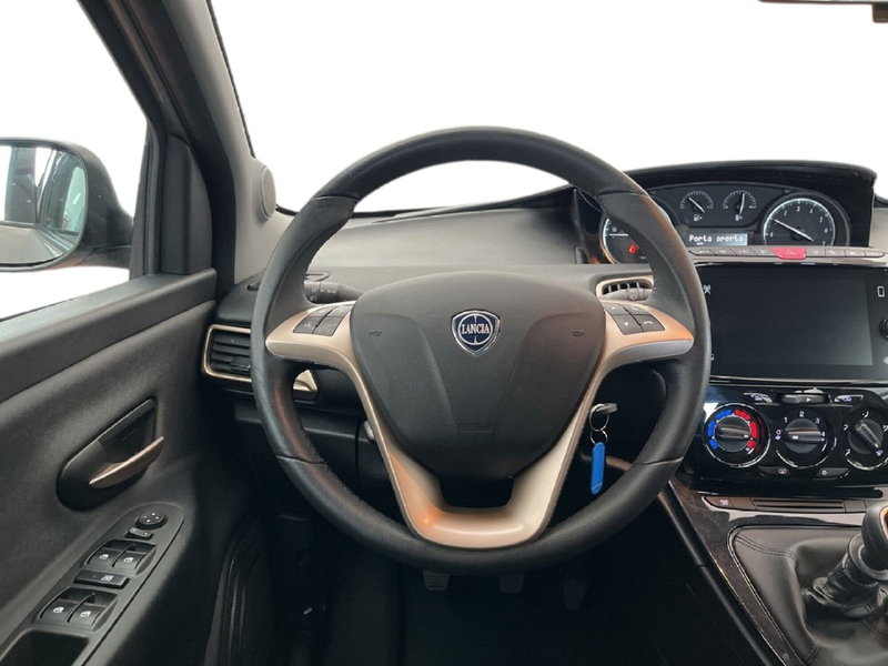 Lancia Ypsilon usata a Torino (12)