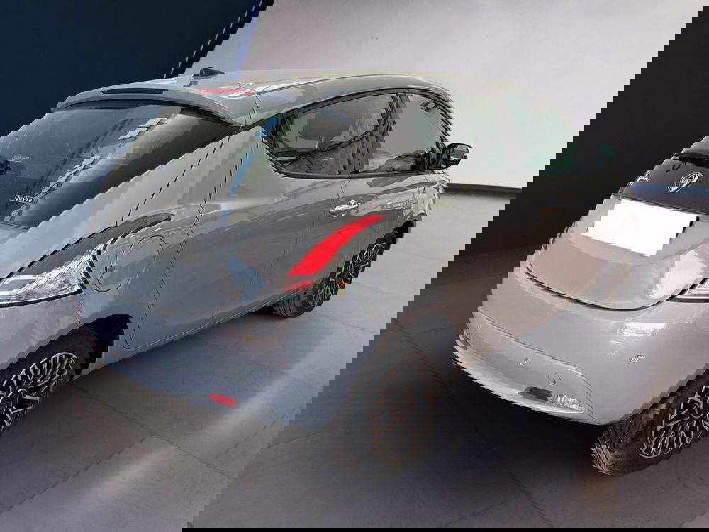 Lancia Ypsilon usata a Torino (6)