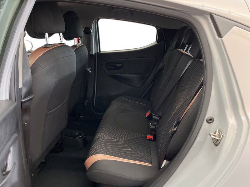 Lancia Ypsilon usata a Torino (9)