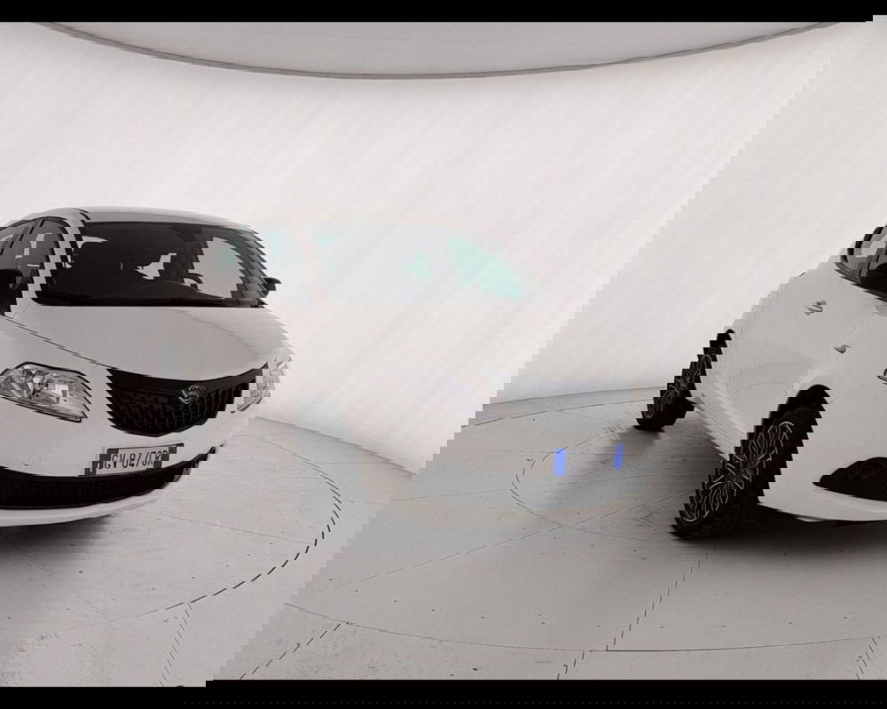 Lancia Ypsilon usata a Caserta