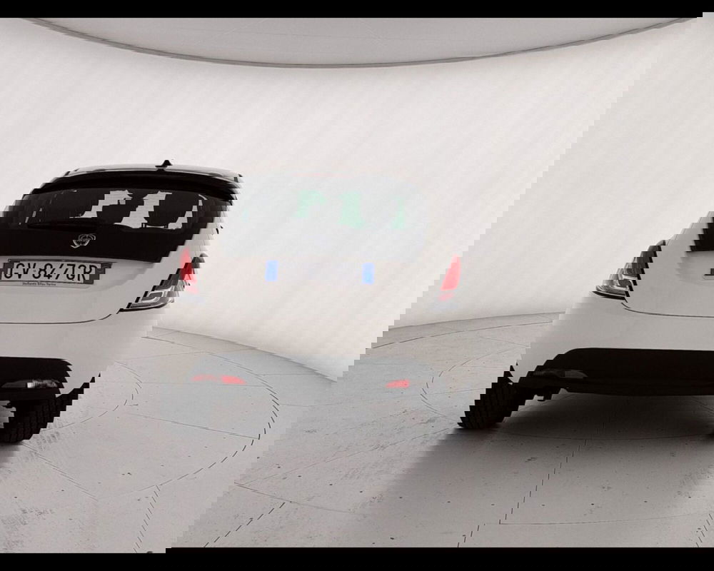 Lancia Ypsilon usata a Caserta (10)