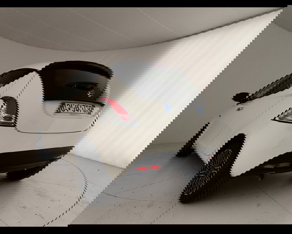 Lancia Ypsilon usata a Caserta (13)