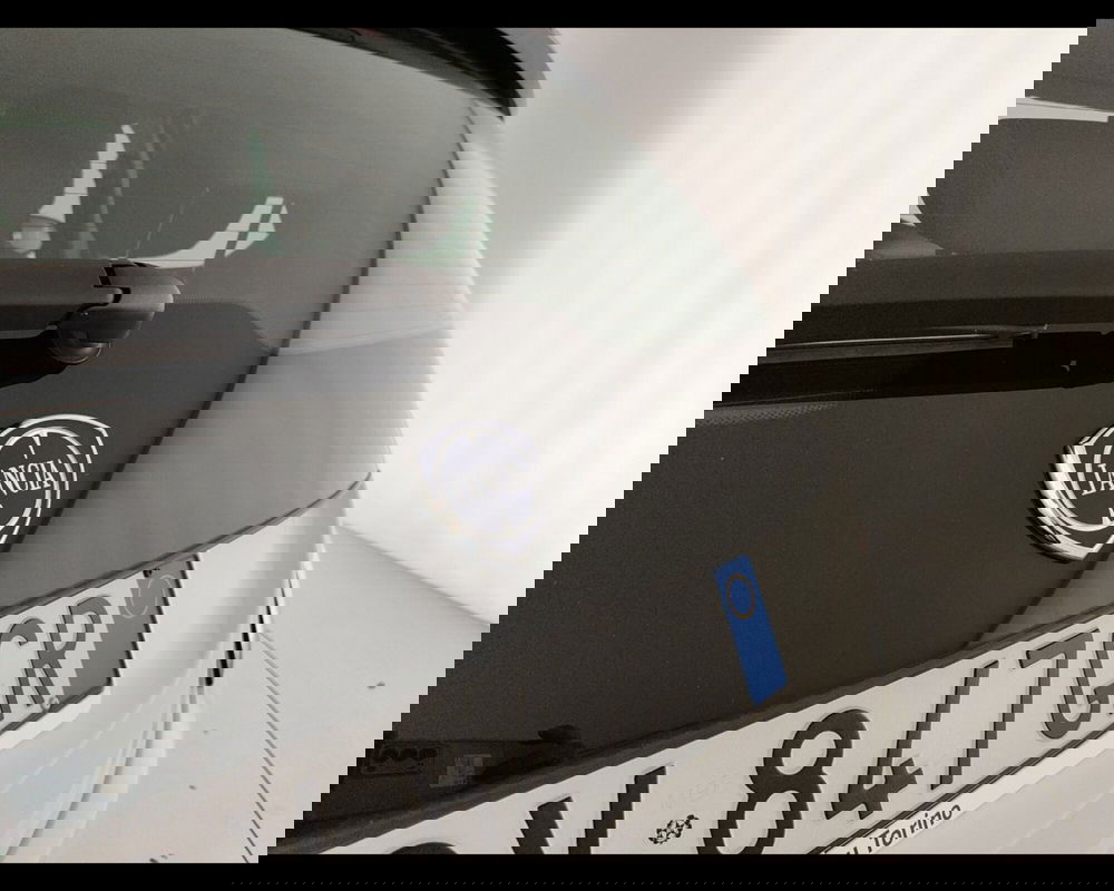 Lancia Ypsilon usata a Caserta (15)