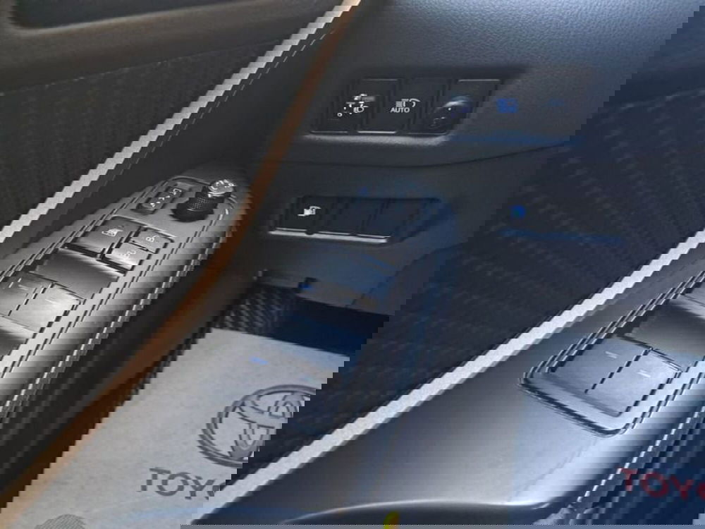 Toyota Toyota C-HR usata a Cagliari (18)