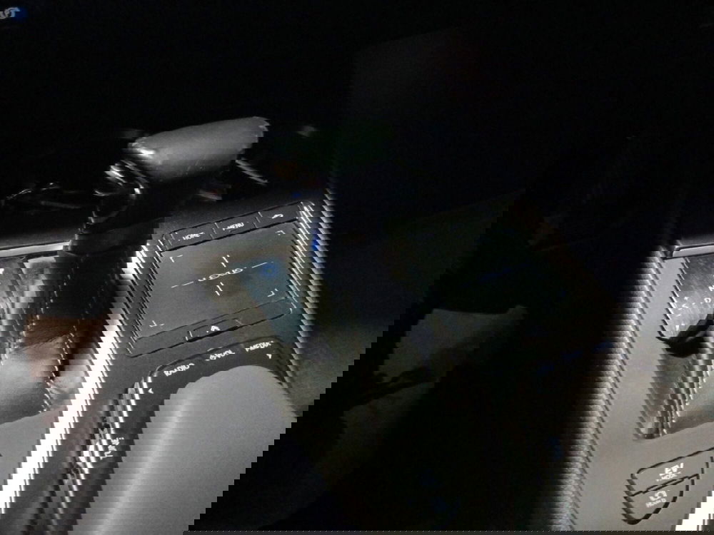 Lexus UX usata a Milano (15)