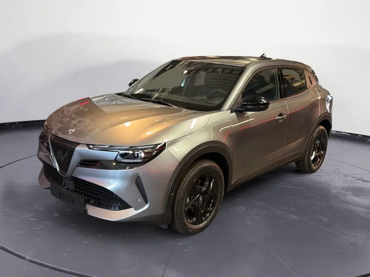 Alfa Romeo Junior nuova a Ancona