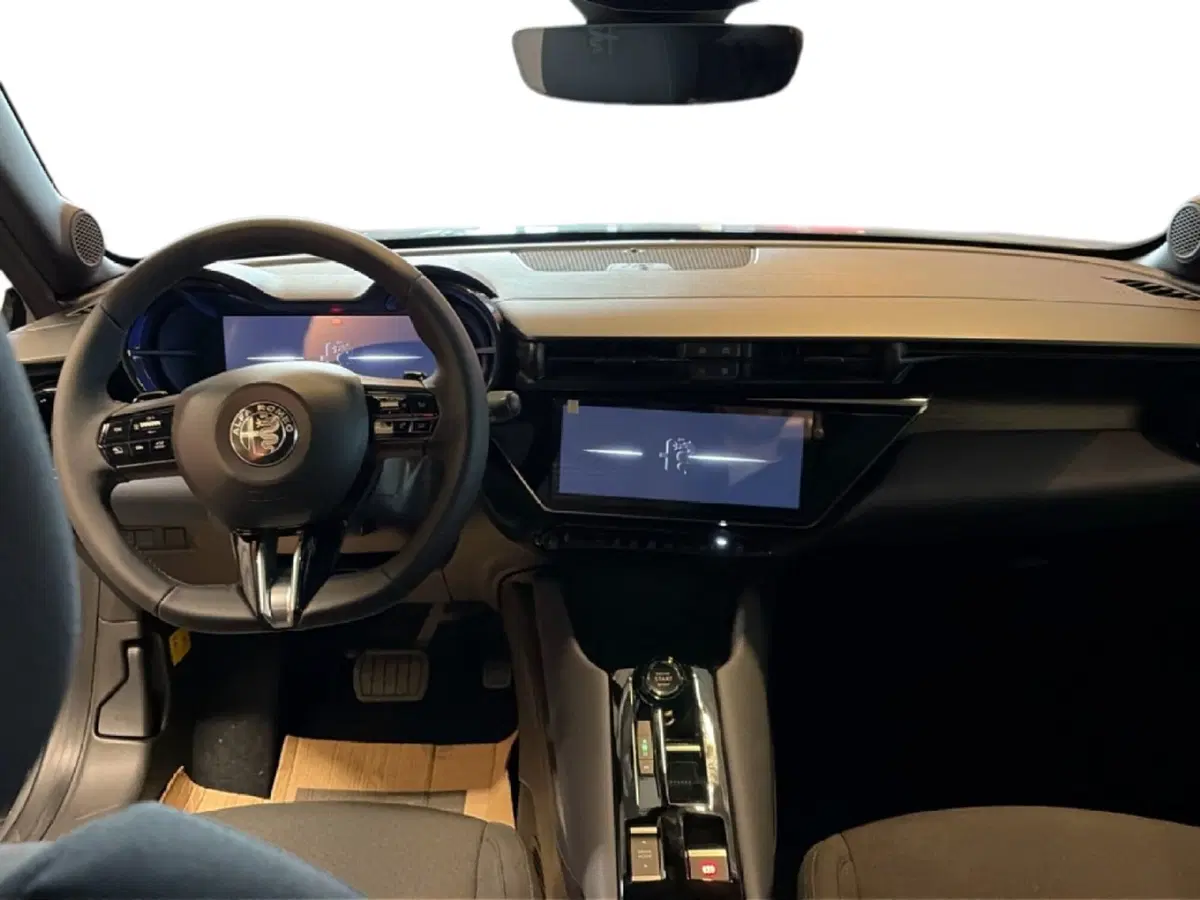 Alfa Romeo Junior nuova a Ancona (19)