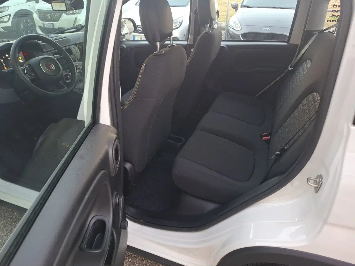 Fiat Panda Cross nuova a Ancona (18)