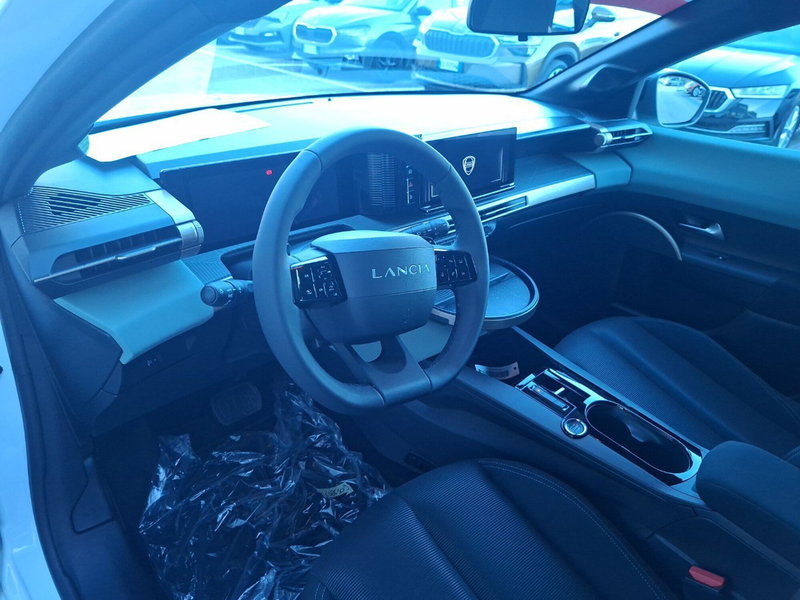 Lancia Ypsilon nuova a Ancona (13)