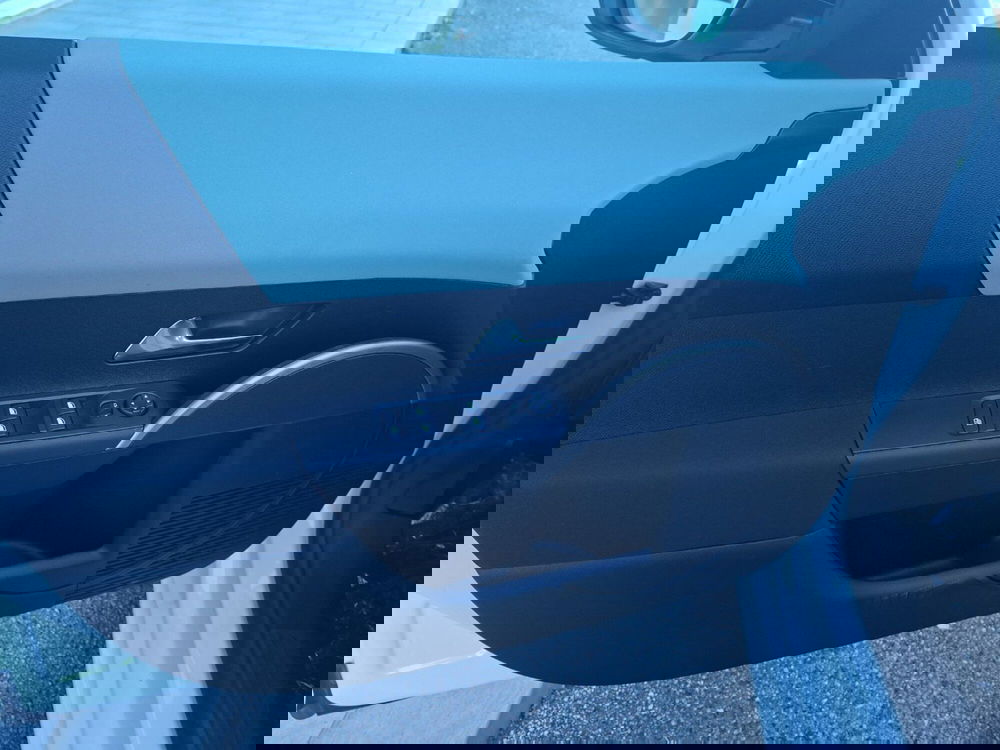 Lancia Ypsilon nuova a Ancona (14)