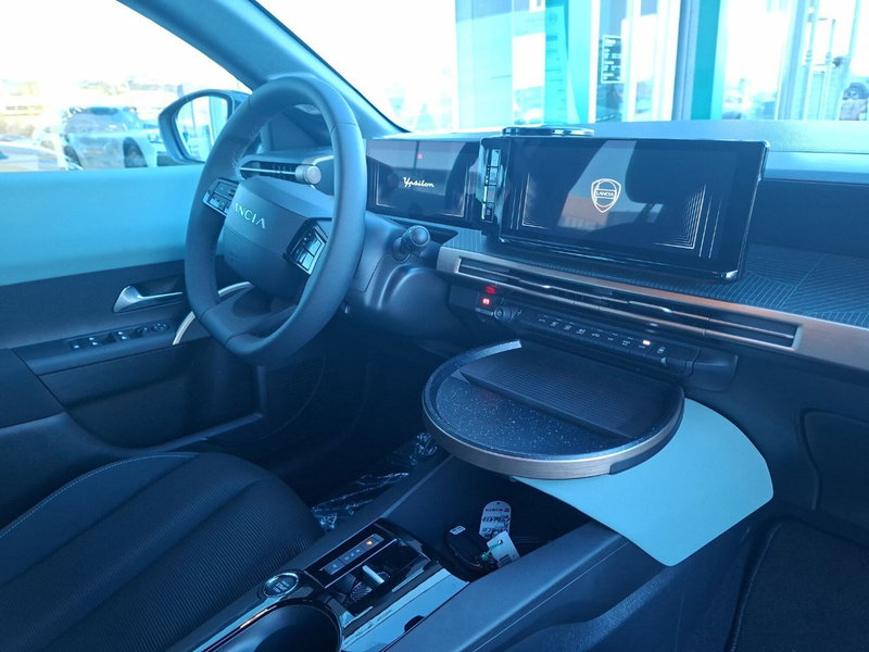 Lancia Ypsilon nuova a Ancona (17)