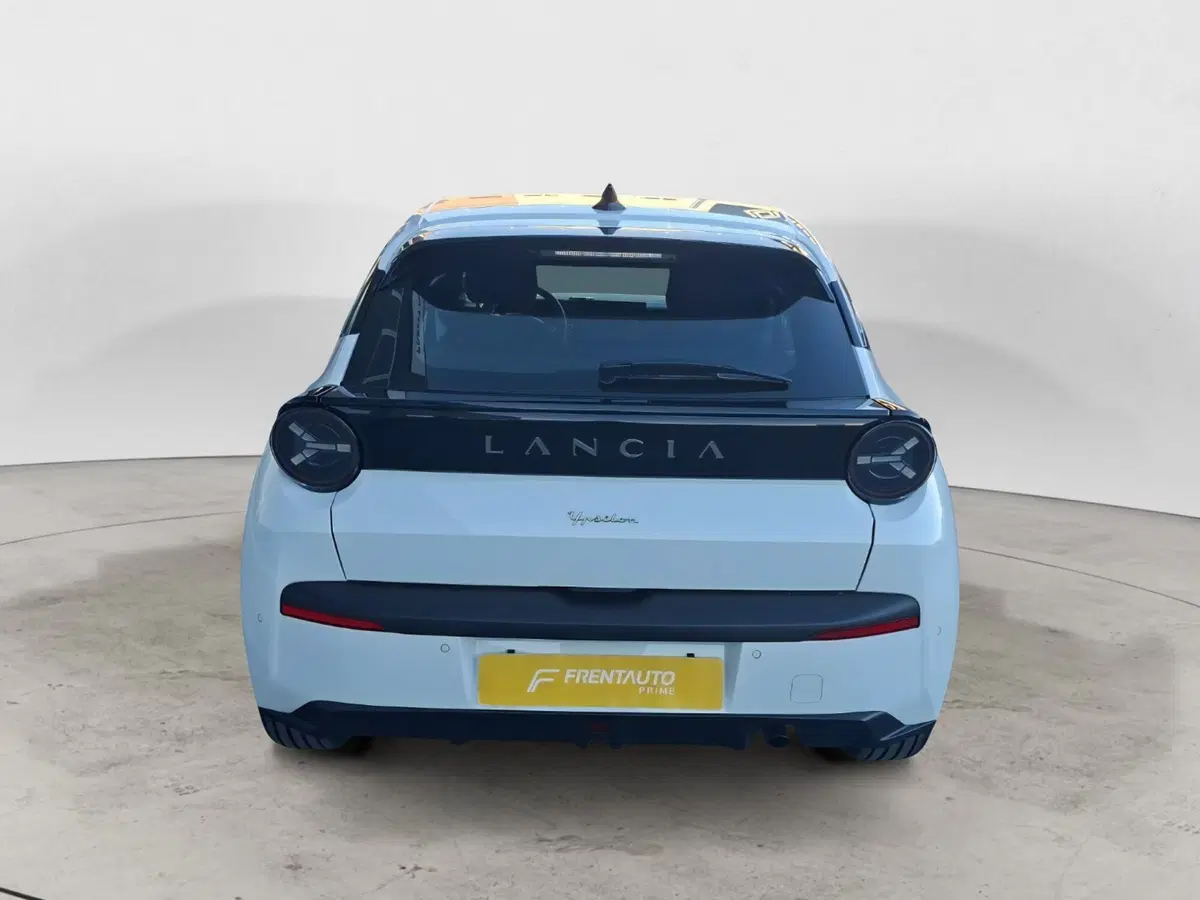 Lancia Ypsilon nuova a Ancona (4)