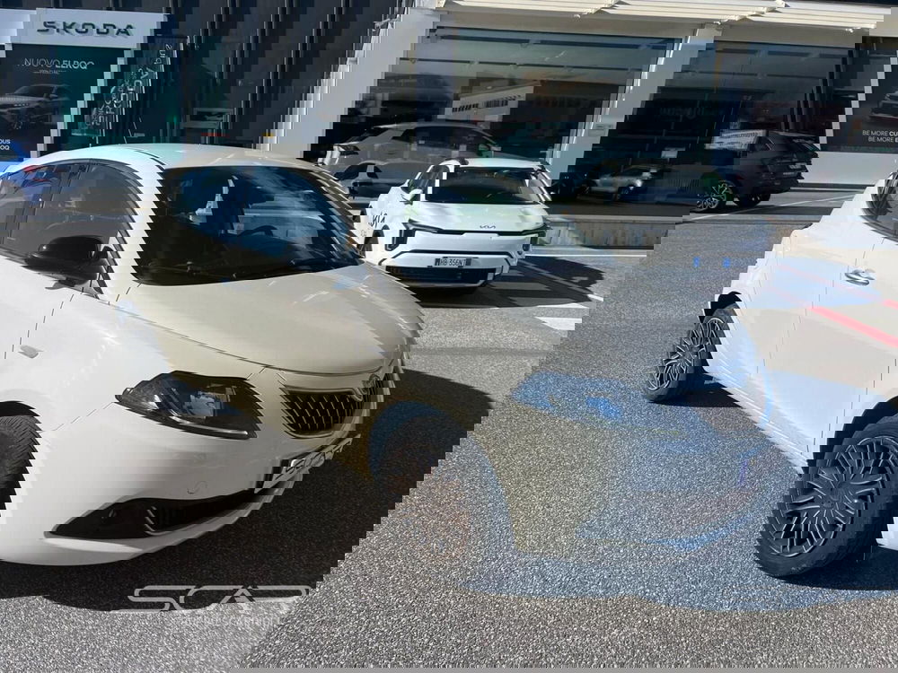 Lancia Ypsilon usata a Livorno (3)