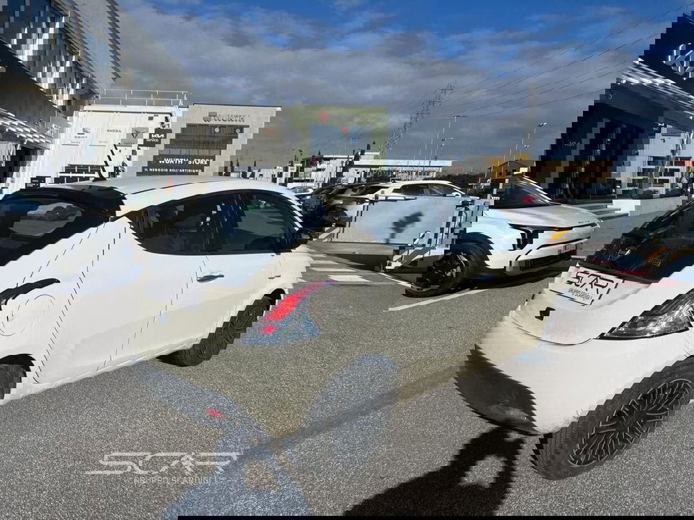 Lancia Ypsilon usata a Livorno (5)