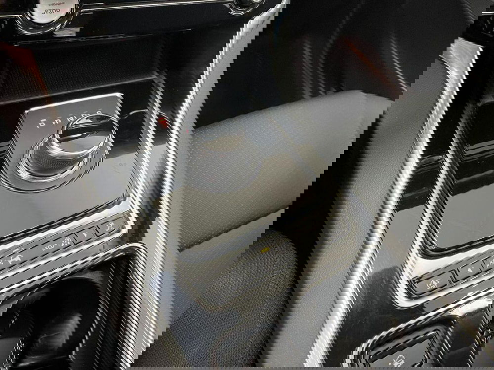 Jaguar XE usata a Como (16)