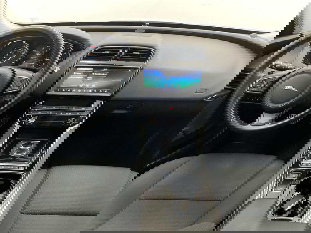 Jaguar XE usata a Como (4)