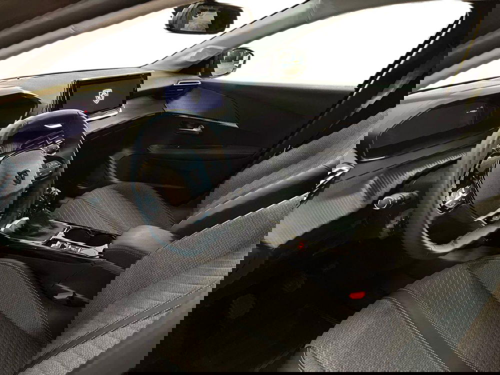 Peugeot 208 usata a Bari (10)