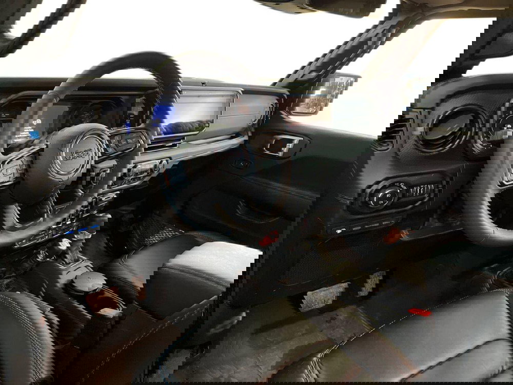 Jeep Wrangler Unlimited usata a Bari (10)