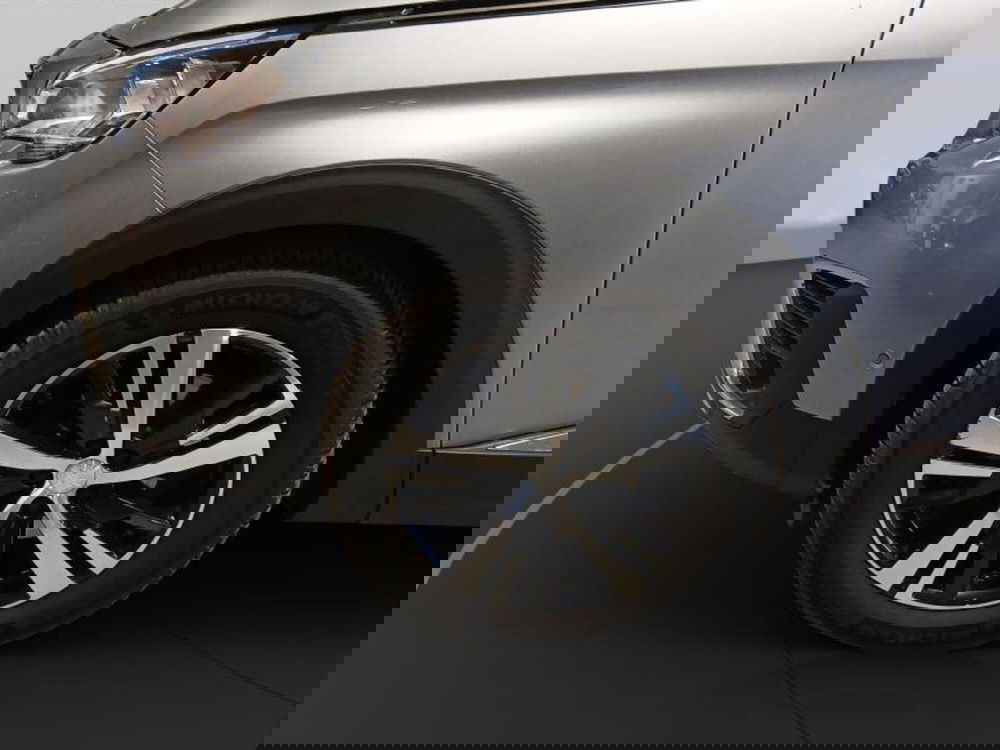 Peugeot 5008 usata a Genova (18)