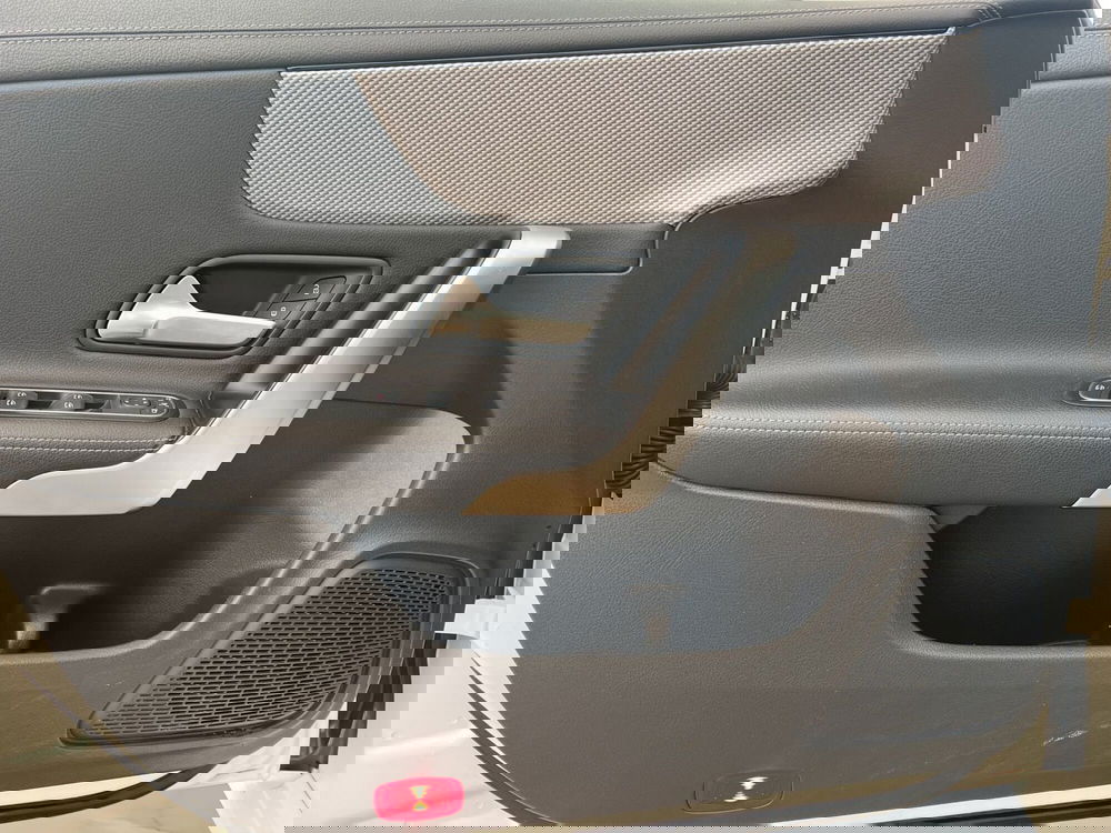 Mercedes-Benz CLA Shooting Brake usata a Cosenza (12)