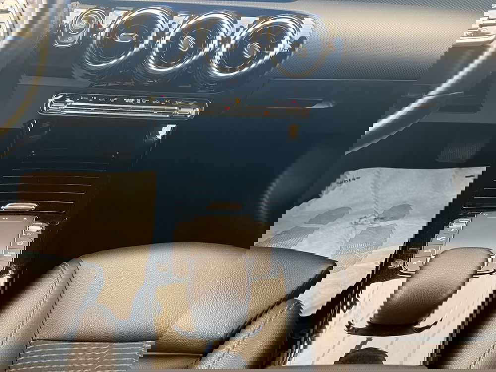 Mercedes-Benz CLA Shooting Brake usata a Cosenza (15)