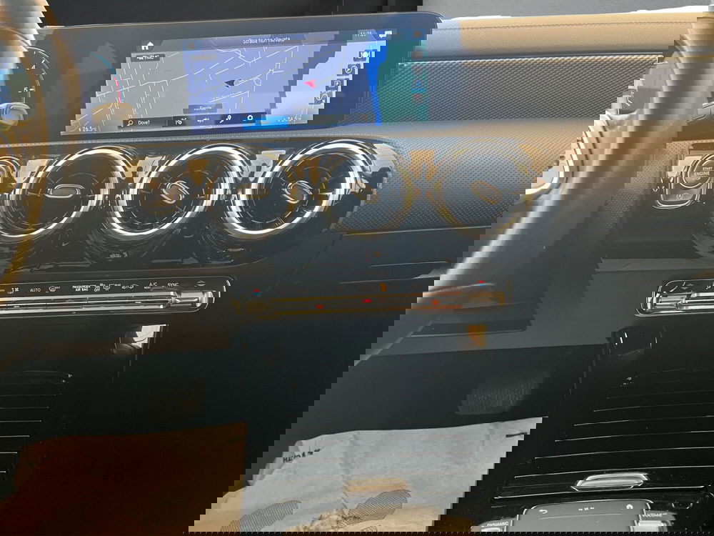 Mercedes-Benz CLA Shooting Brake usata a Cosenza (16)