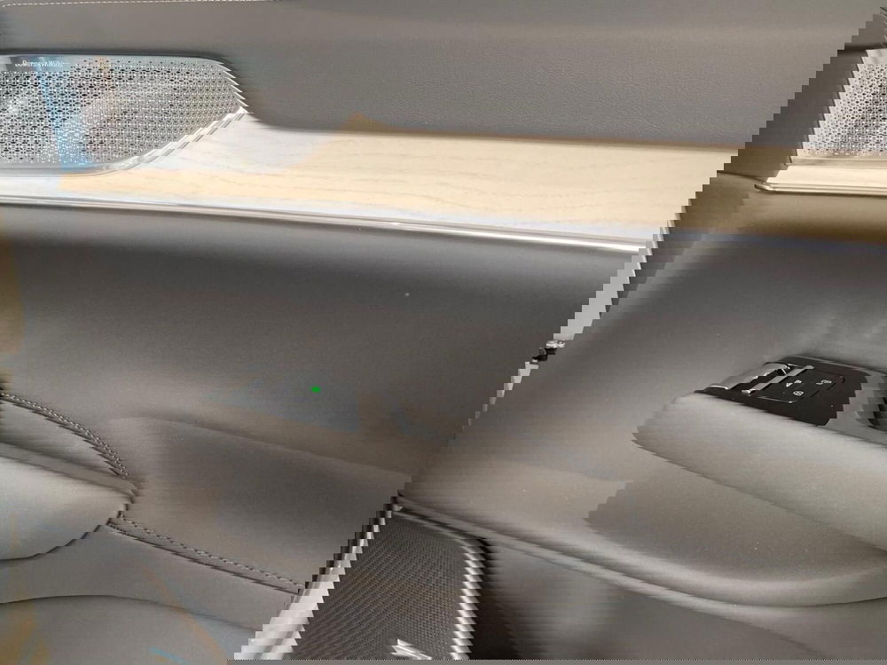 Volvo EX90 nuova a Como (10)