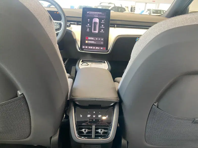 Volvo EX90 nuova a Como (12)