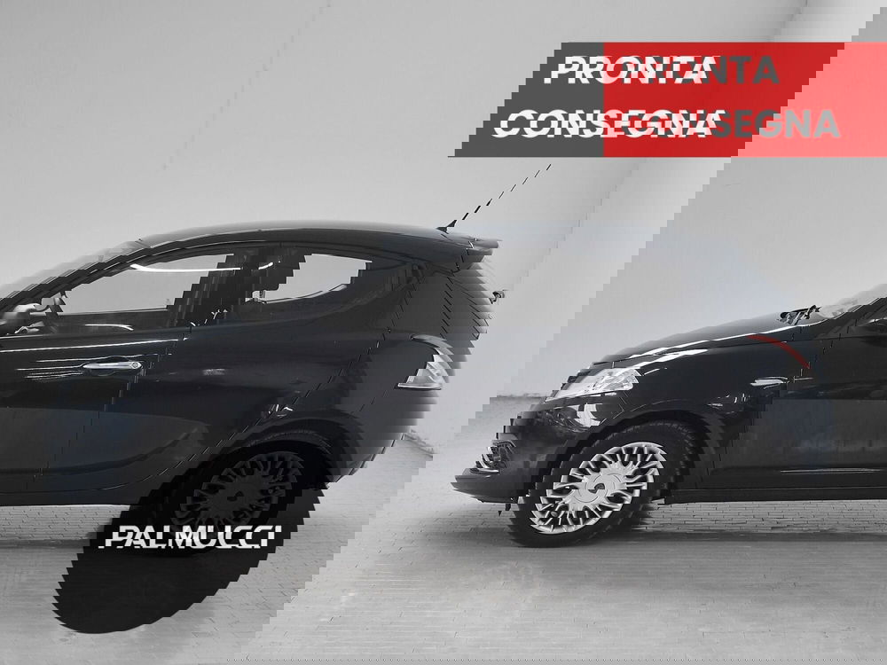 Lancia Ypsilon usata a Prato (3)