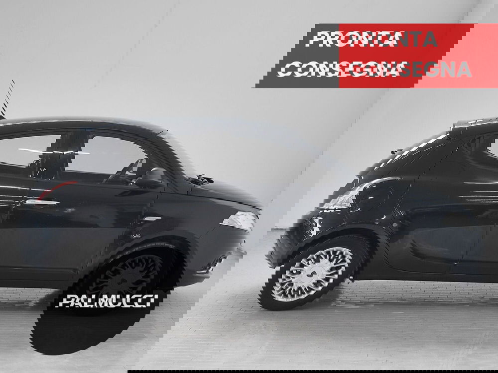 Lancia Ypsilon usata a Prato (5)