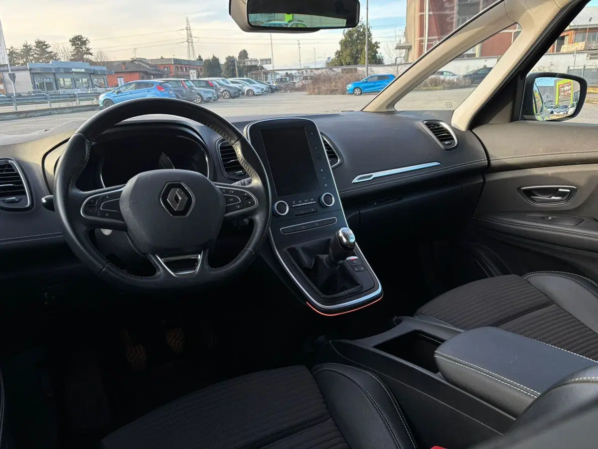 Renault Scénic usata a Vercelli (11)