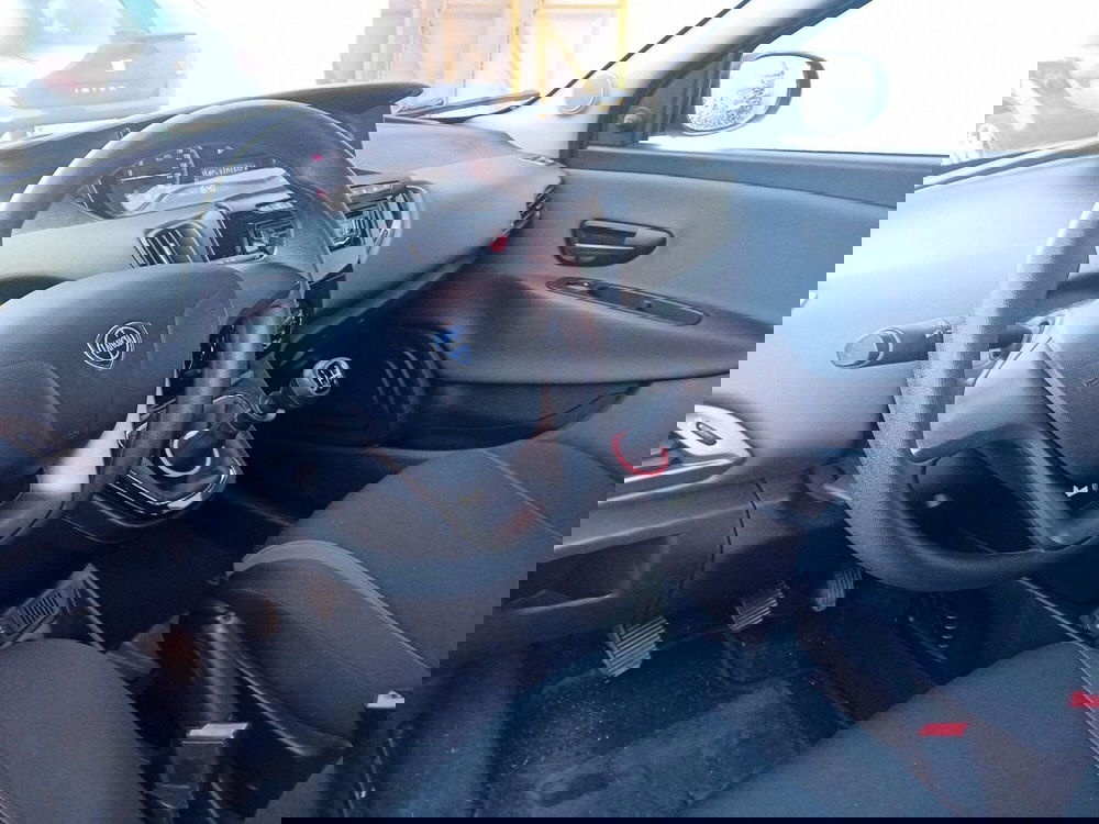 Lancia Ypsilon usata a Pordenone (11)