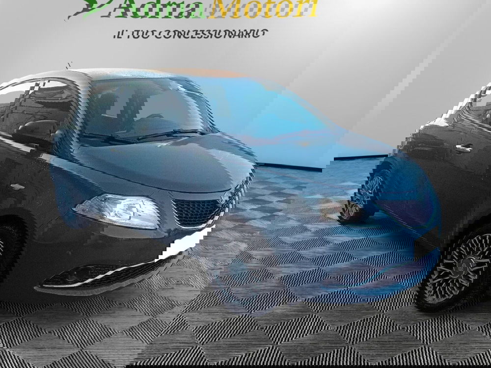 Lancia Ypsilon usata a Pordenone (7)