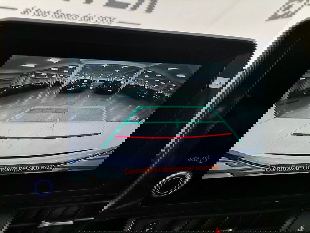 Toyota Toyota C-HR nuova a Salerno (11)