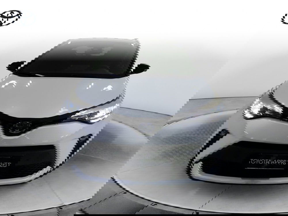 Toyota Toyota C-HR nuova a Salerno (2)